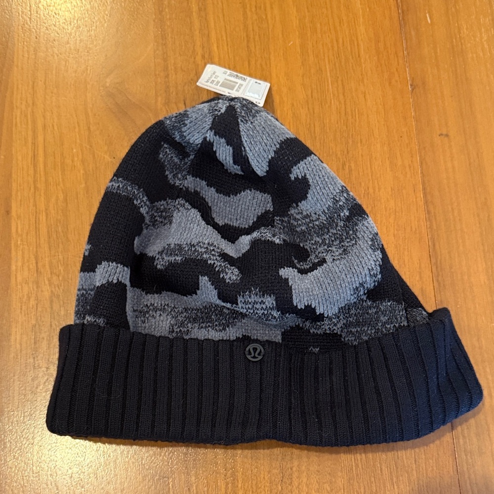 NWT Lululemon Black and Gray Camouflage Beanie